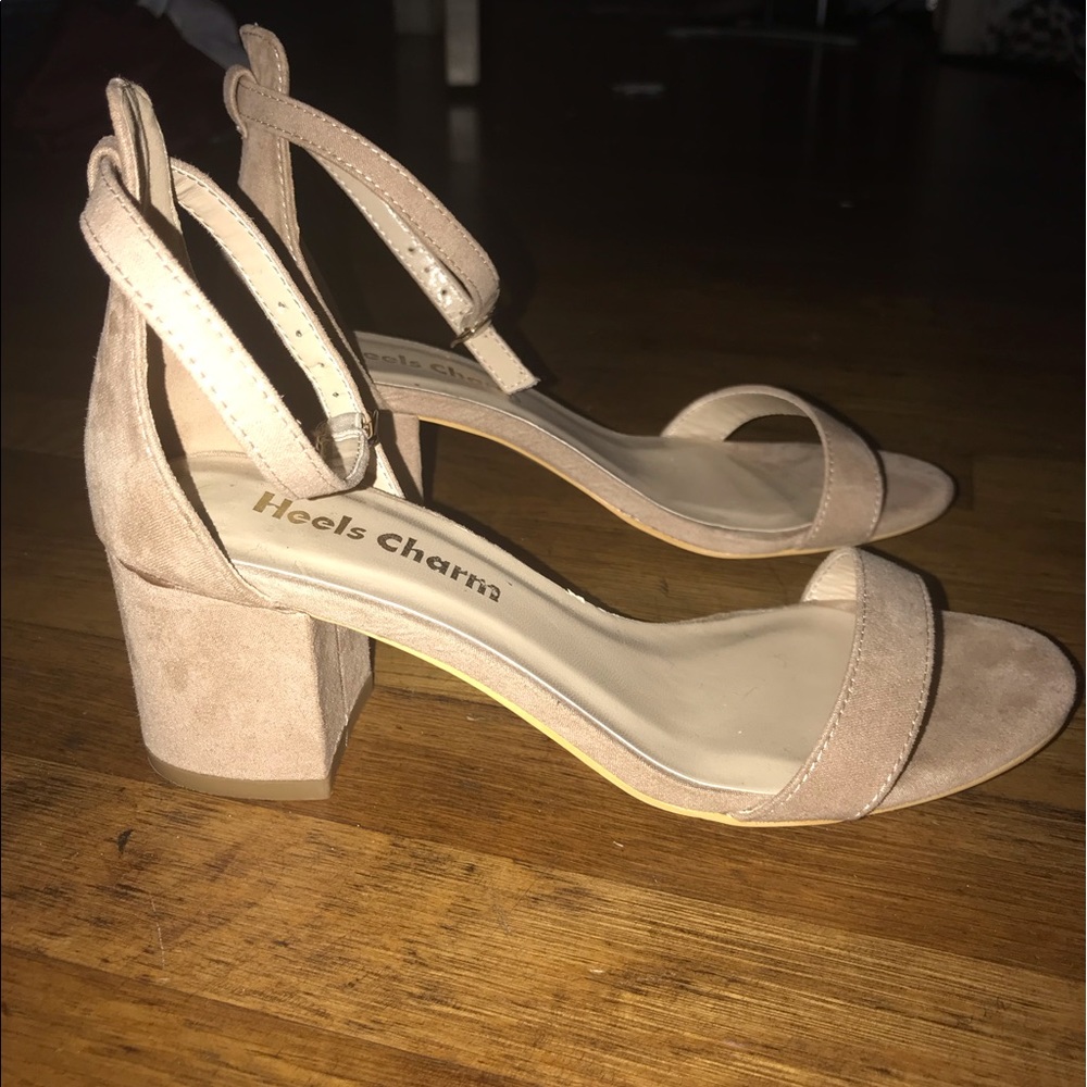 NUDE BLOCK HEELS